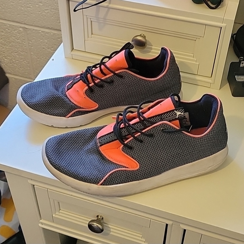 Jordan Eclipse - image 1